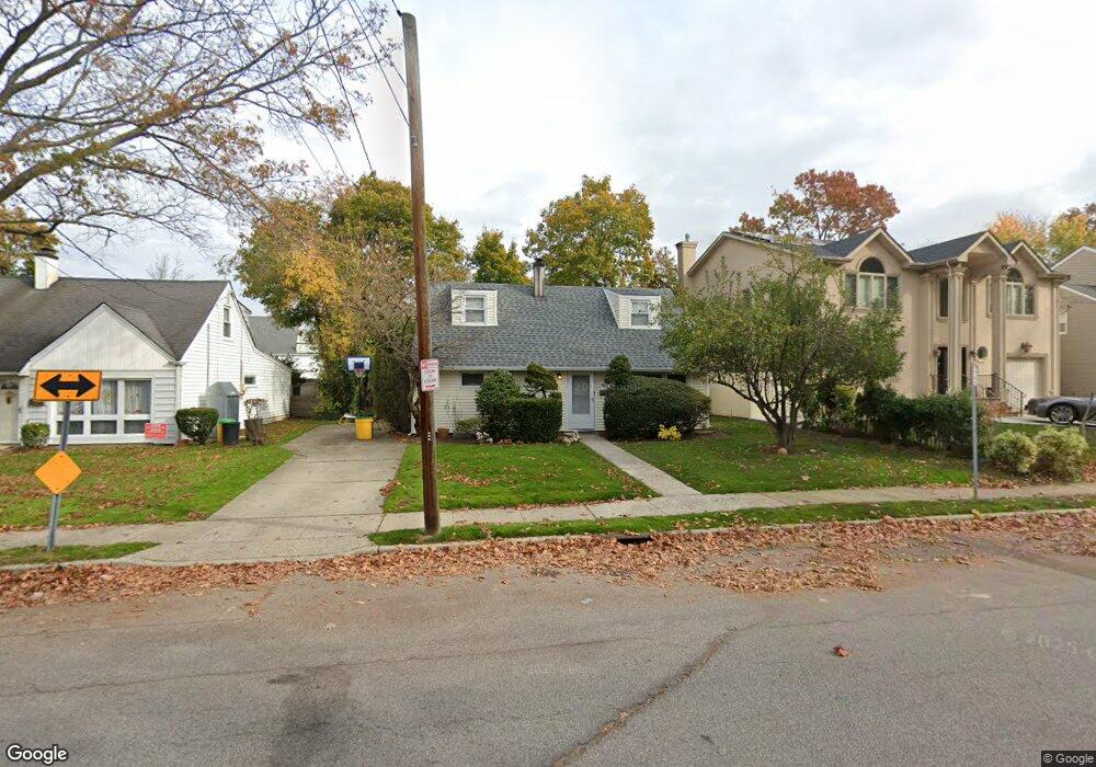 40 Stevenson Rd, Hewlett, NY 11557 - photo 1