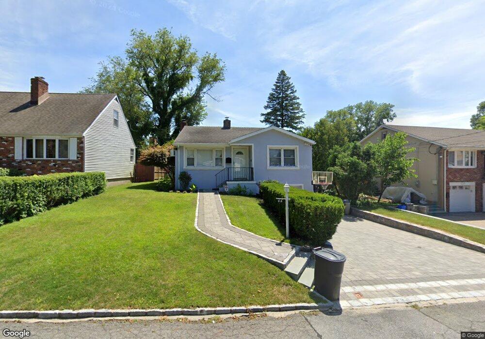 44 Kingsley Dr, Yonkers, NY 10710 - photo 1