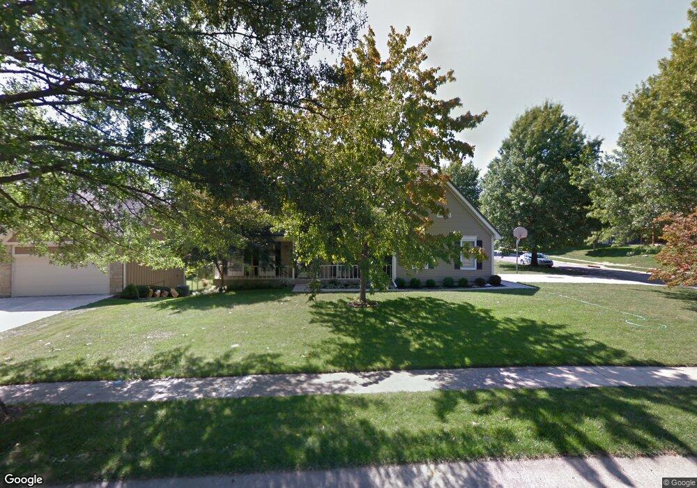 8106 Acuff Ln, Lenexa, KS 66215 - photo 1