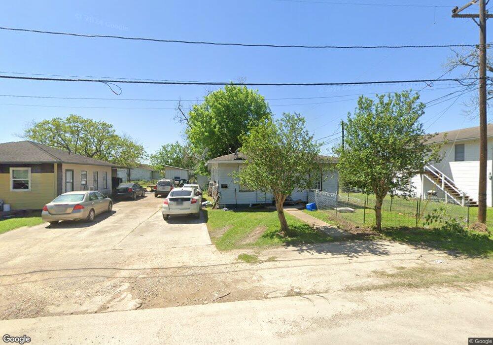 2212 Avenue B, Bay City, TX 77414 - photo 1