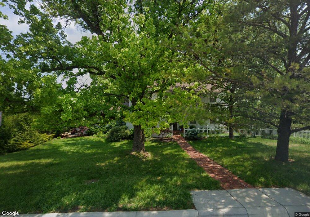 2400 SW Crestview St, Topeka, KS 66611 - photo 1