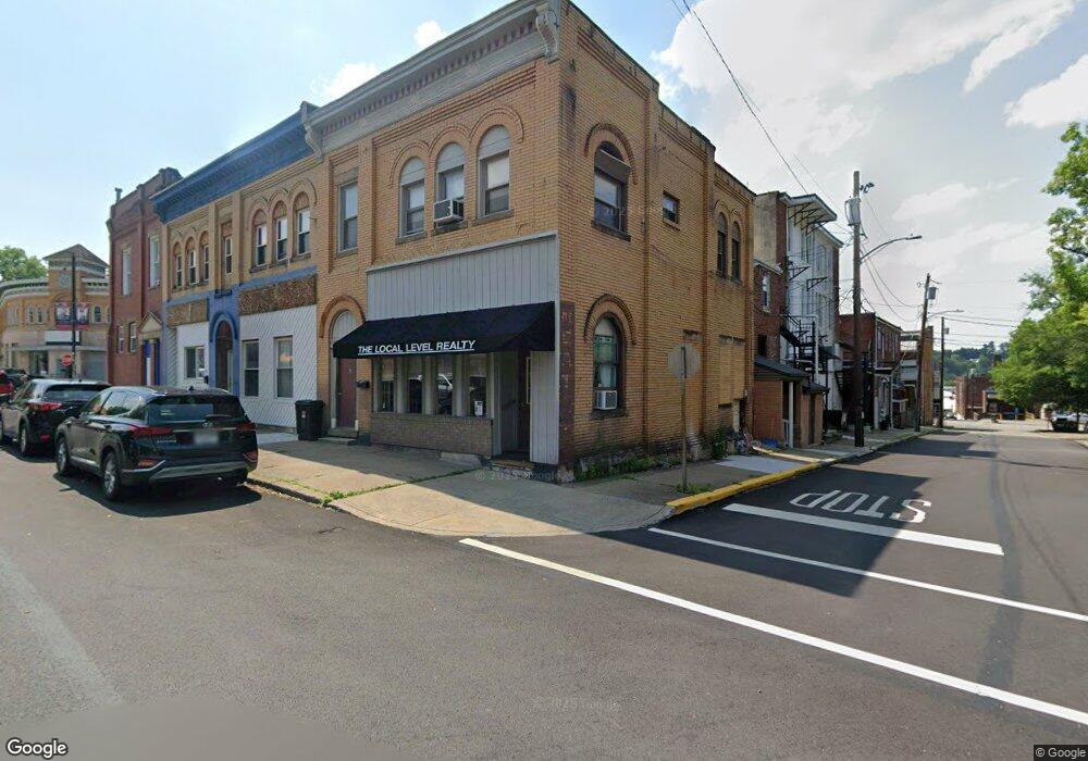 152 Columbia Ave, Vandergrift, PA 15690 - photo 1