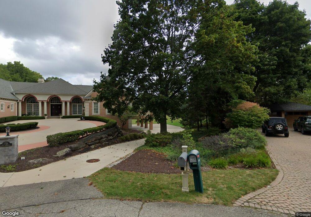 3711 W Pemberton Rd, Bloomfield Hills, MI 48302 - photo 1