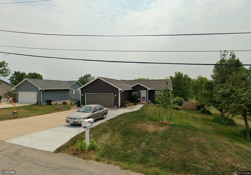 1105 Quarry Ave SW, Cedar Rapids, IA 52404 - photo 1