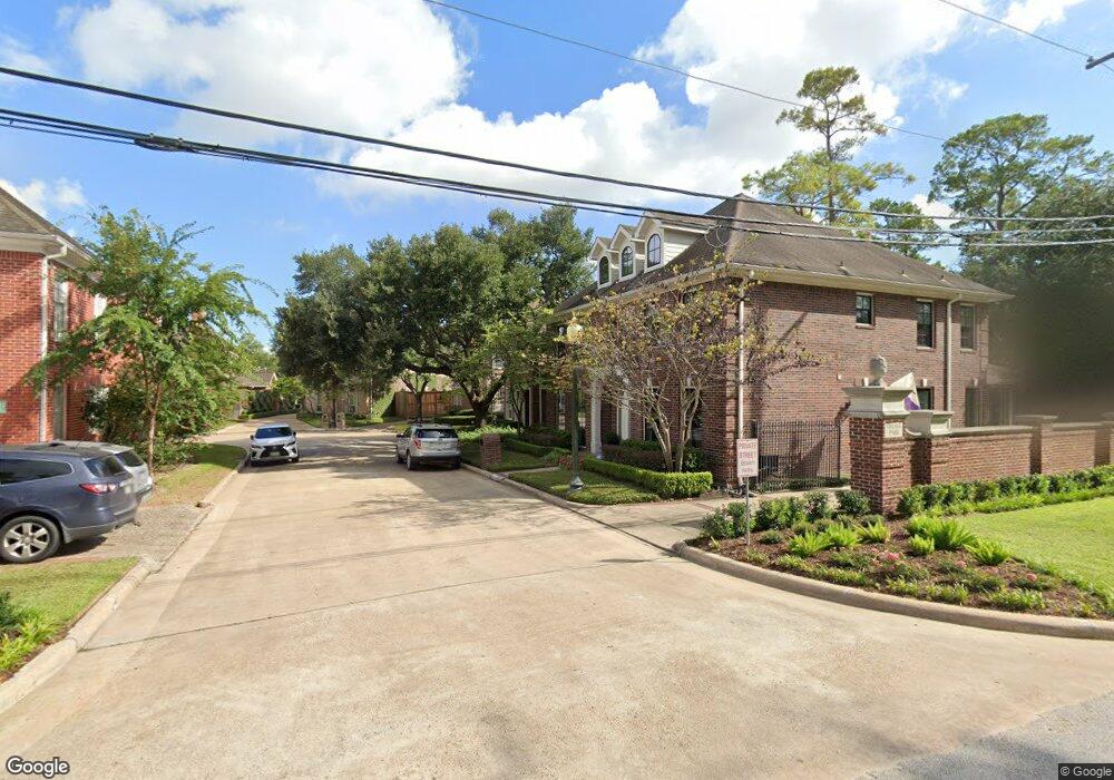 11810 Village Park Cir, Houston, TX 77024 - photo 1