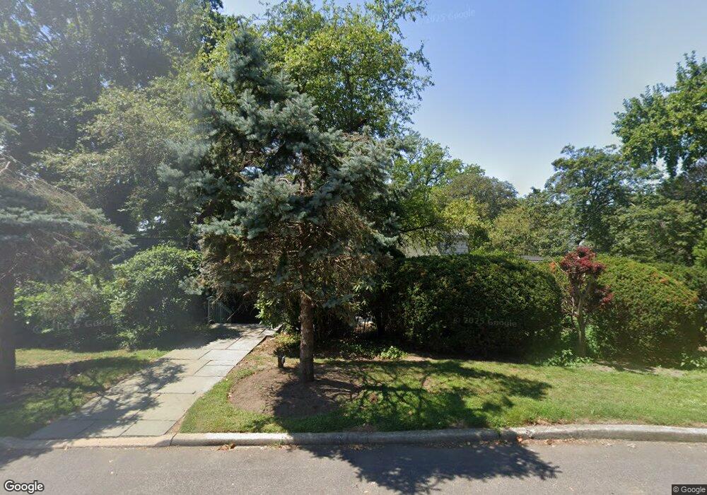 36 Northfield Rd, Glen Cove, NY 11542 - photo 1