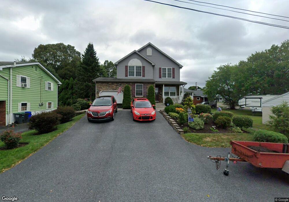 1038 N Manhattan Ct, Hazle Township, PA 18202 - photo 1