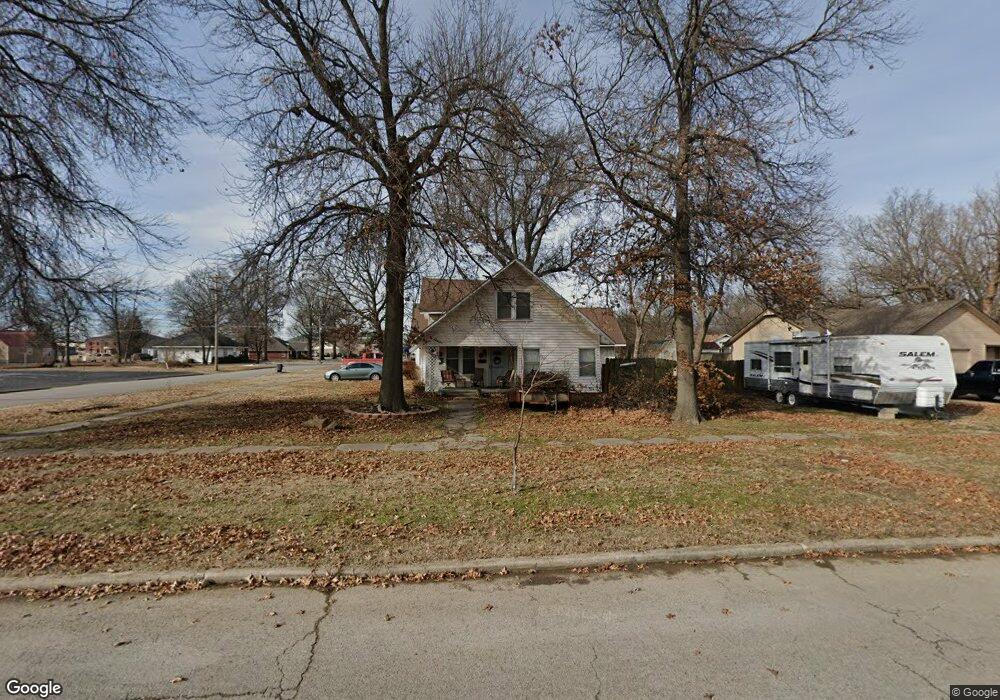 102 N Hogan St, Pryor, OK 74361 - photo 1