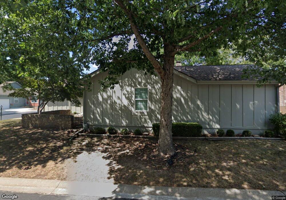 10206 Edelweiss Cir, Shawnee, KS 66203 - photo 1