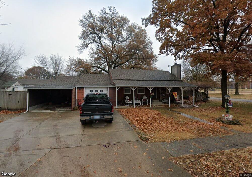 38 Locust Dr, Parsons, KS 67357 - photo 1