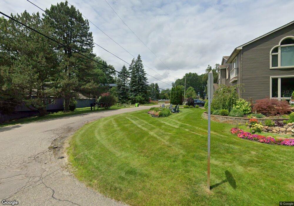 2810 Island View Dr, West Bloomfield Township, MI 48324 - photo 1