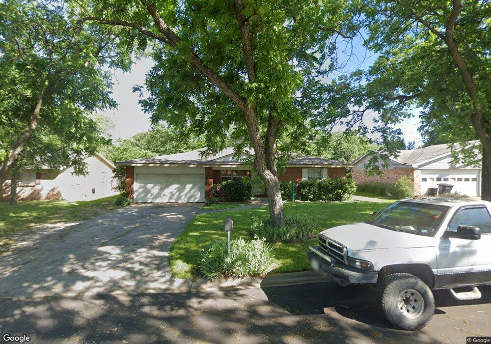 1110 Davis St, Cleburne, TX 76033 - photo 1