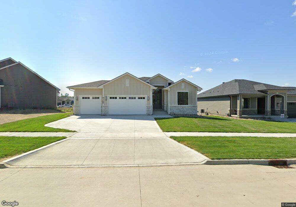 9168 Cedar Ridge Dr, West Des Moines, IA 50266 - photo 1