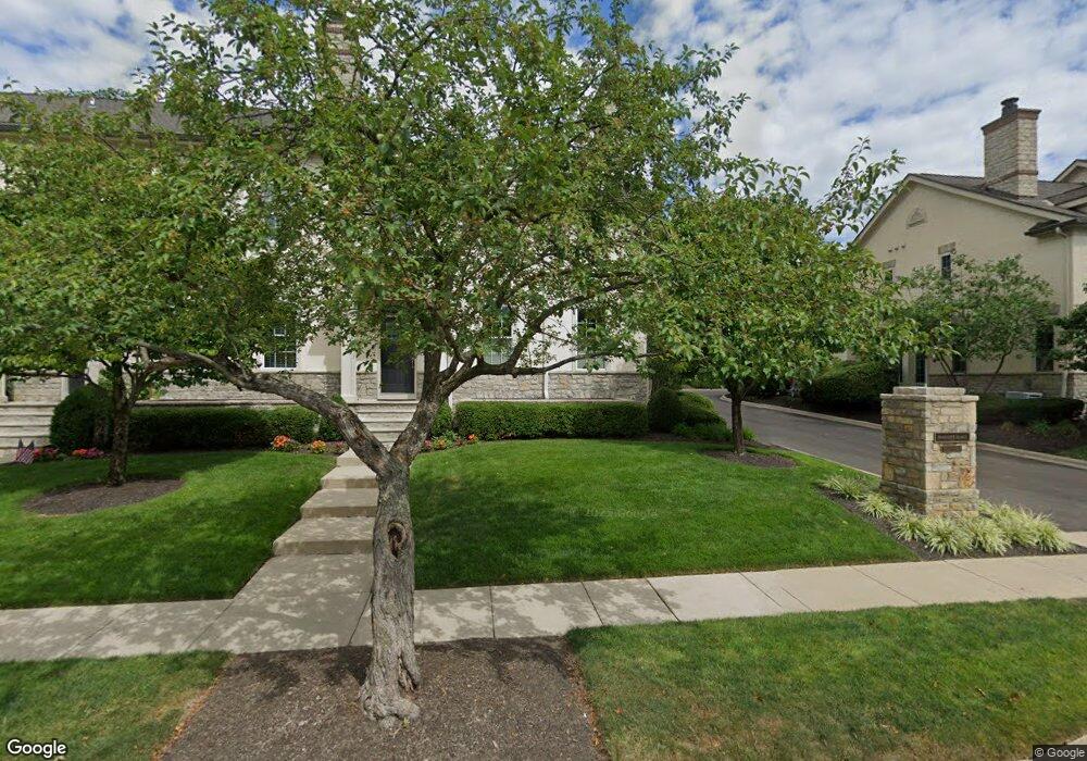 1560 Roxbury Rd unit 1560, Columbus, OH 43212 - photo 1