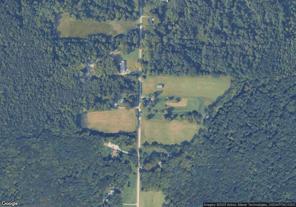 528 S Parrish Rd, Conneaut, OH 44030 - photo 1