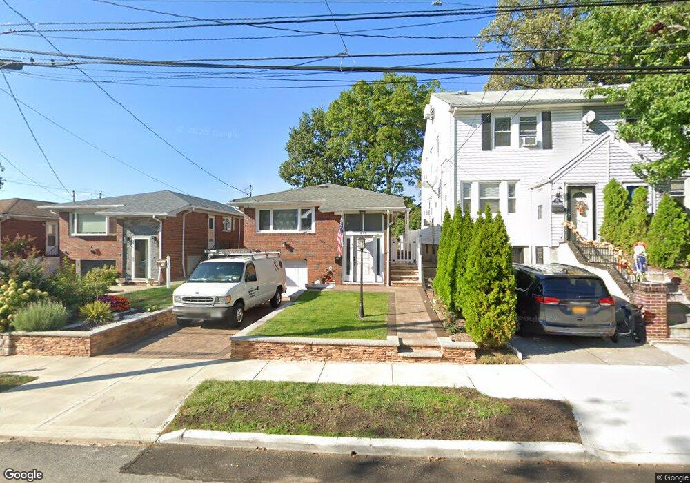 215 Kemball Ave, Staten Island, NY 10314 - photo 1