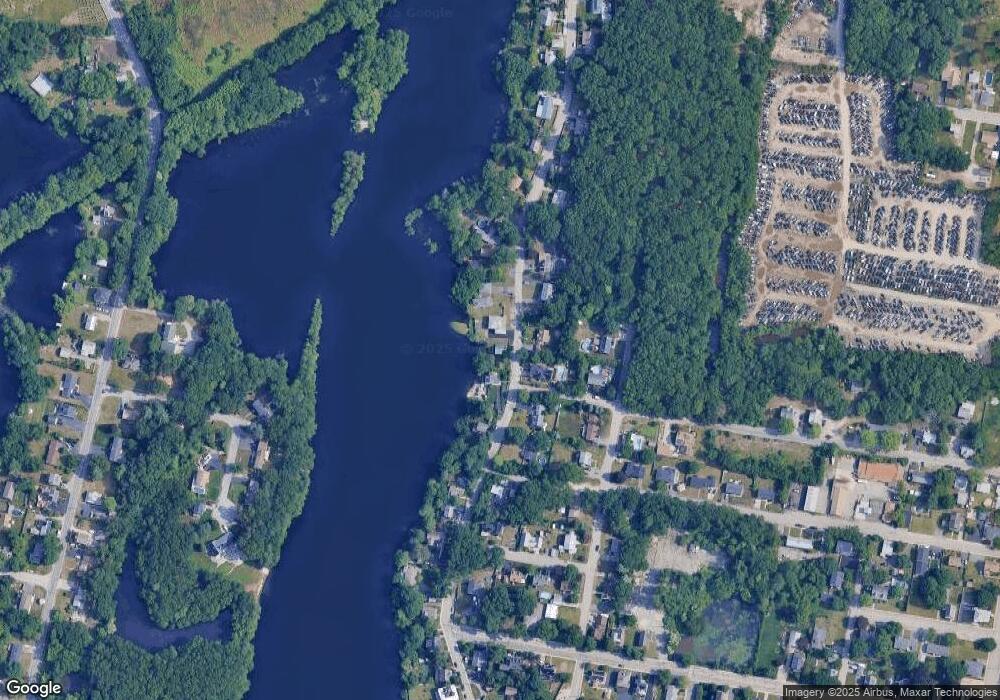 64 Edgewater Dr, Blackstone, MA 01504 - photo 1