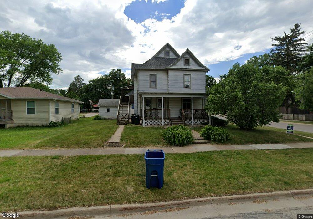 603 Iowa St unit 2, Cedar Falls, IA 50613 - photo 1