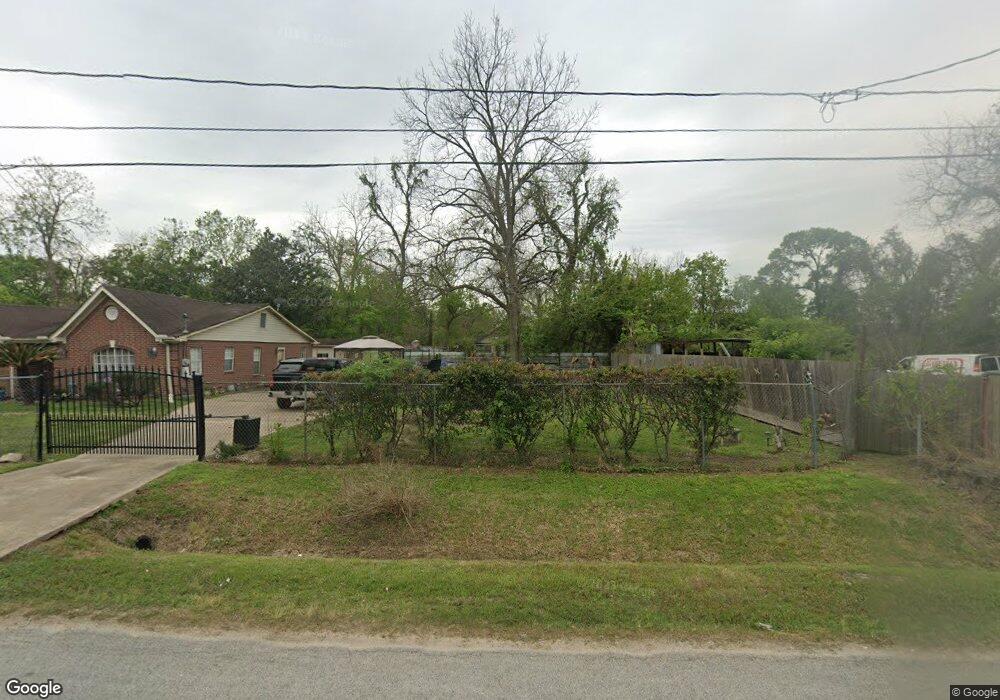 1035 Lucky St, Houston, TX 77088 - photo 1