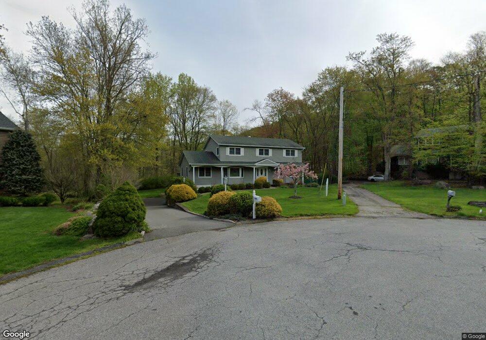 2195 Pondfield Ct, Yorktown Heights, NY 10598 - photo 1