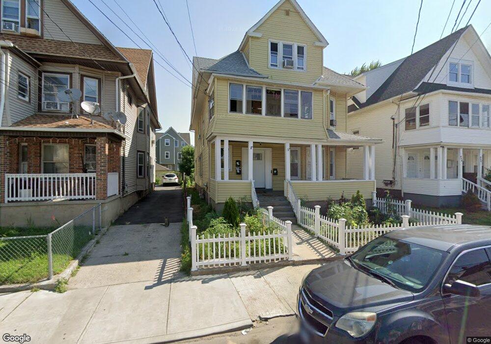 210 Parrott Ave unit 3, Bridgeport, CT 06606 - photo 1