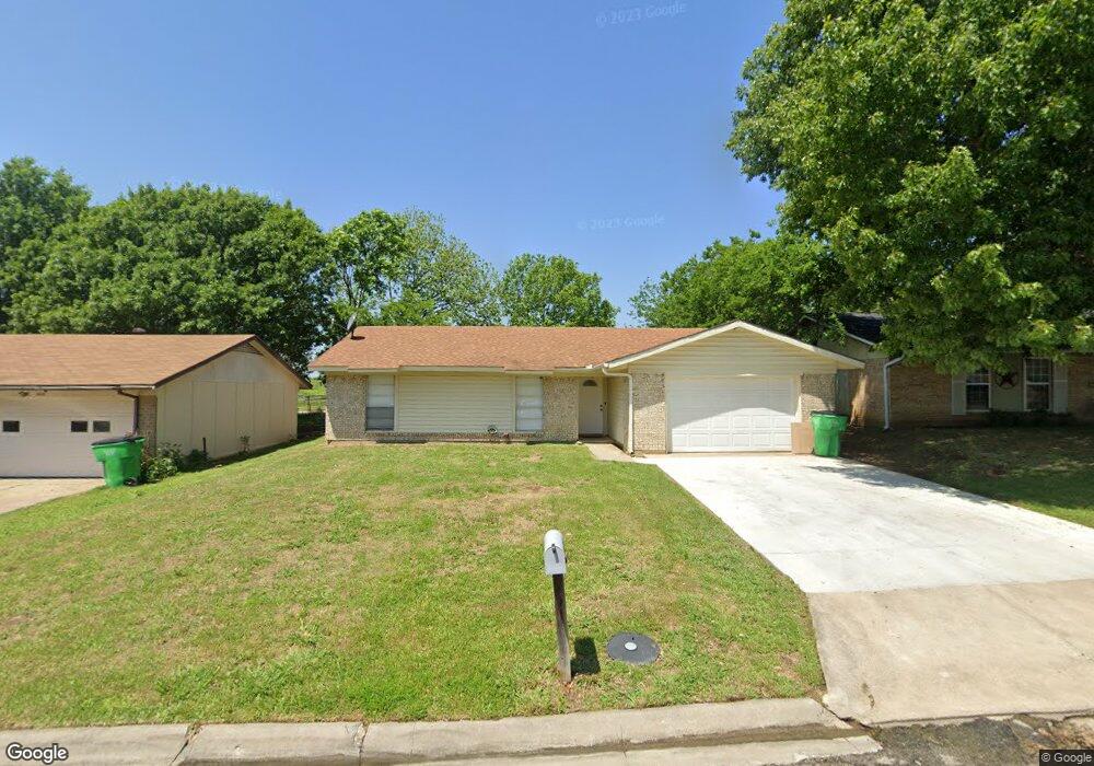 1807 Arkansas St, Gainesville, TX 76240 - photo 1