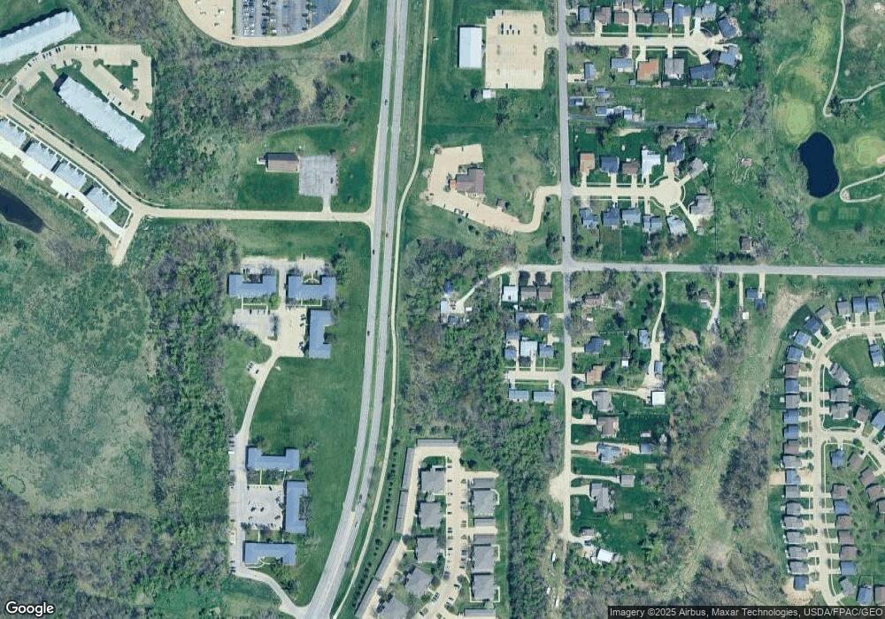 2700 Zika Ave NW, Cedar Rapids, IA 52405 - photo 1