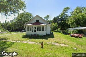 630 Sanford Ave, Nokomis, IL 62075