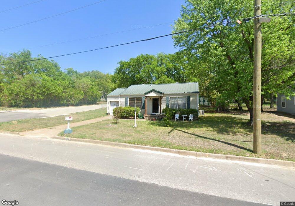 714 N Rusk St, Weatherford, TX 76086 - photo 1