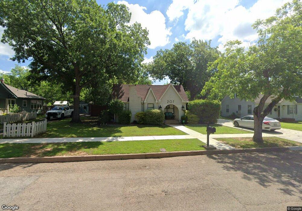 207 Sunset Dr, Cleburne, TX 76033 - photo 1