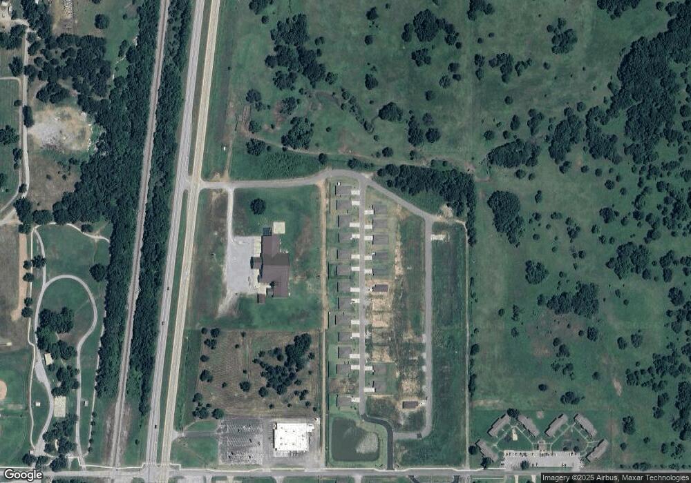 1125 N Arapahoe Ave, Chouteau, OK 74337 - photo 1