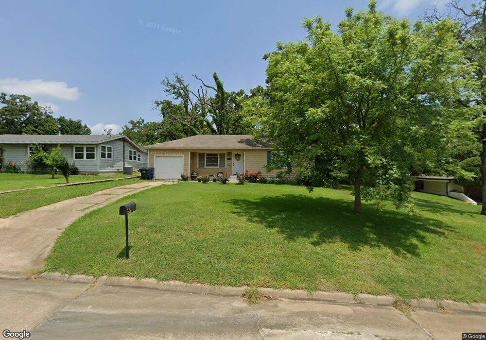 1517 W Munson St, Denison, TX 75020 - photo 1