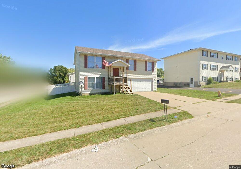 738 W 63rd St, Davenport, IA 52806 - photo 1