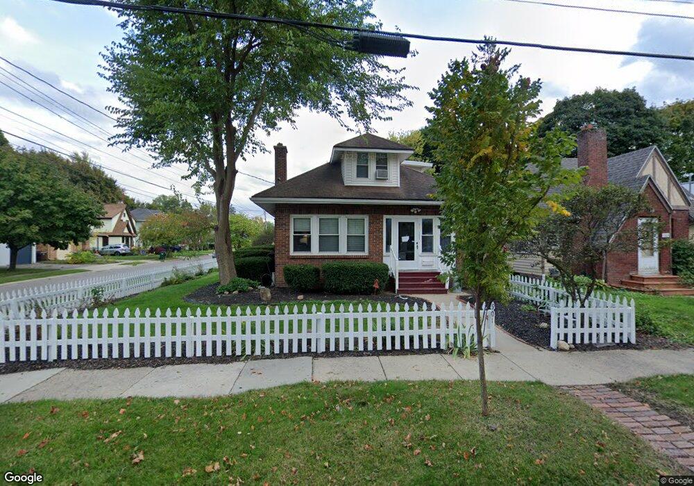 901 Smith Ave, Lansing, MI 48910 - photo 1