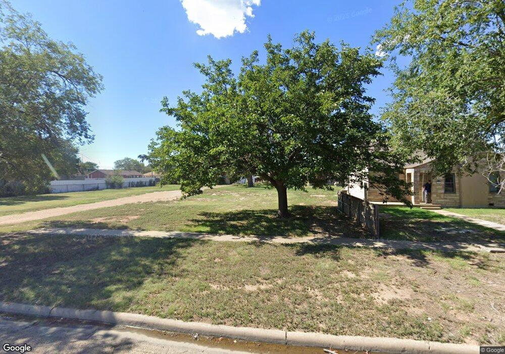 210 Binkley Ave, Dumas, TX 79029 - photo 1