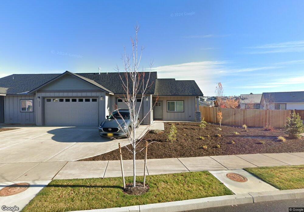 3552 SW 48th St, Redmond, OR 97756 - photo 1