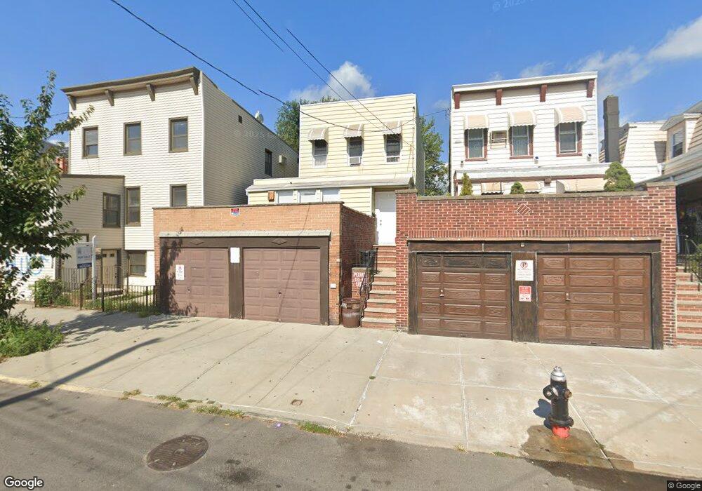 3086 42nd St, Astoria, NY 11103 - photo 1