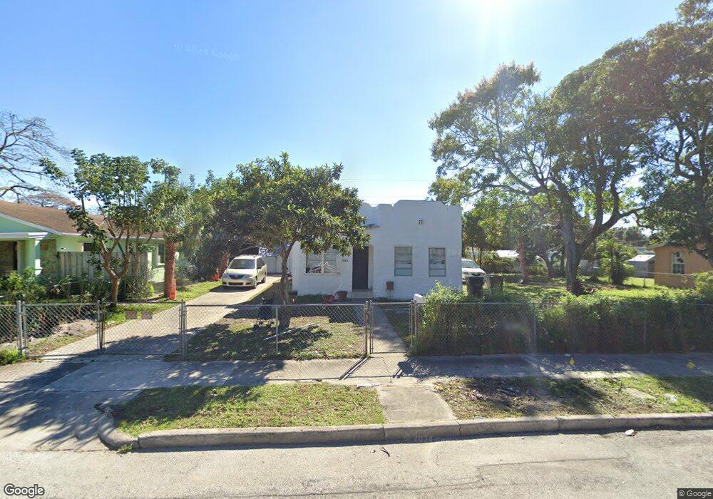 1046 30th Ct, West Palm Beach, FL 33407 - photo 1