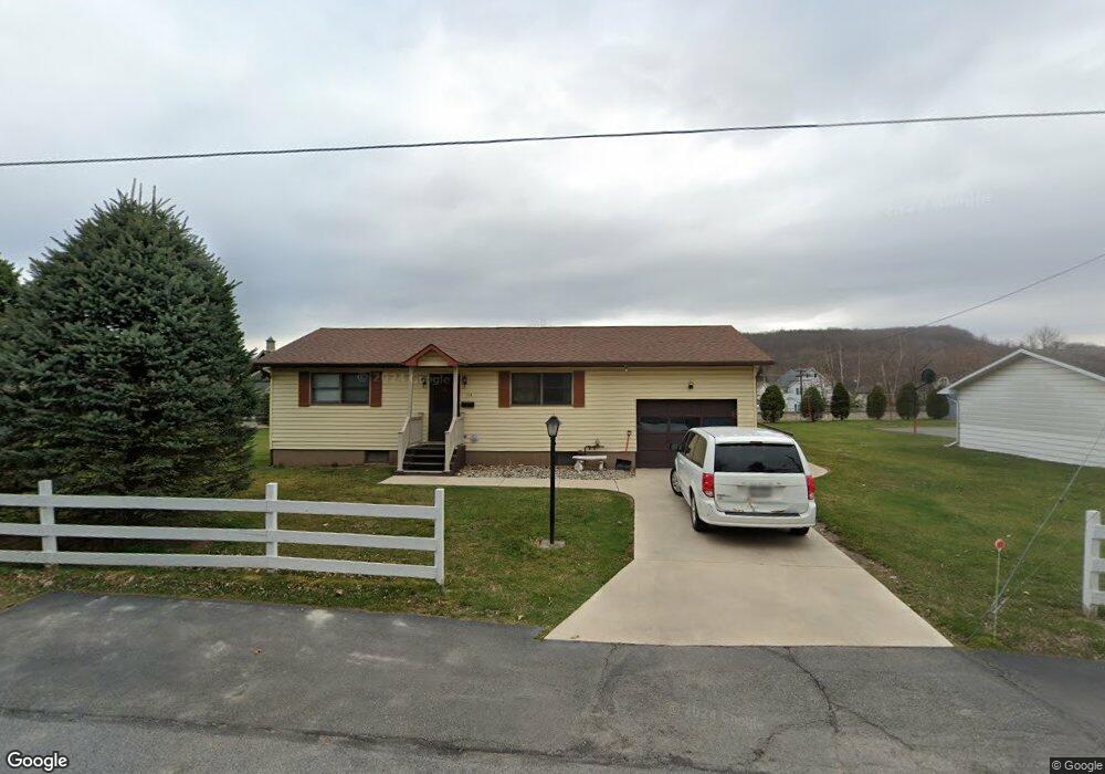 148 Spruce St, Archbald, PA 18403 - photo 1