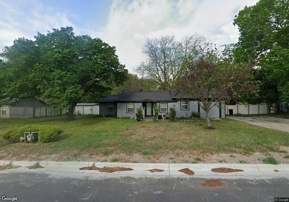 113 N Mill St, Weatherford, TX 76086 - photo 1