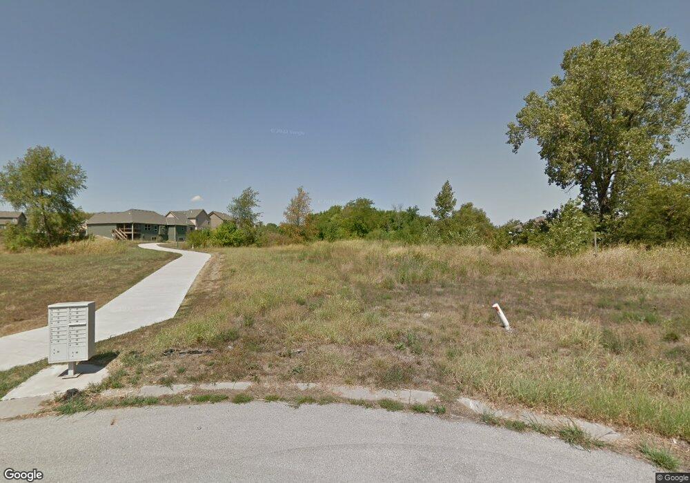 420 Kreisel Dr, Raymore, MO 64083 - photo 1