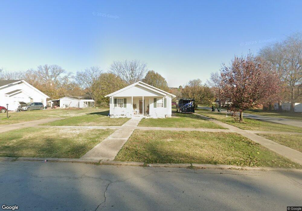 802 W Gentry St, Henryetta, OK 74437 - photo 1