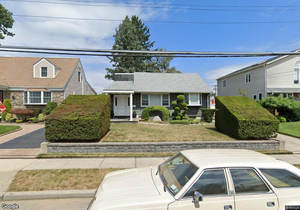 131 Baldwin Dr, West Hempstead, NY 11552 - photo 1