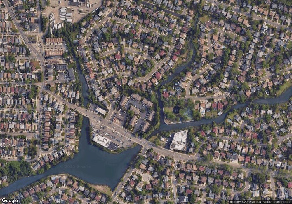 14 Vanderbilt Way, Valley Stream, NY 11581 - photo 1