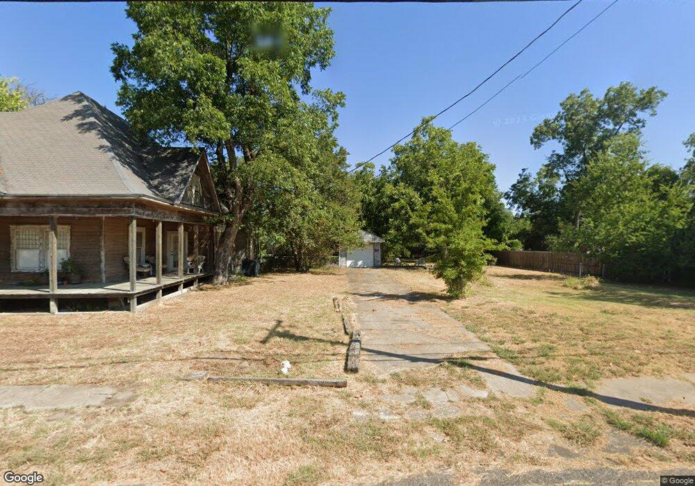 416 W 10th St, Bonham, TX 75418 - photo 1