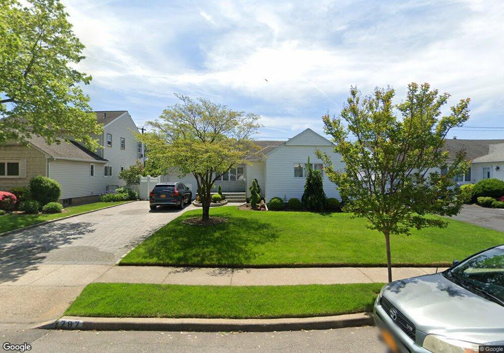 787 Cornell Rd, Franklin Square, NY 11010 - photo 1