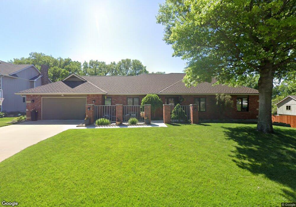 3811 SW Friar Rd, Topeka, KS 66610 - photo 1