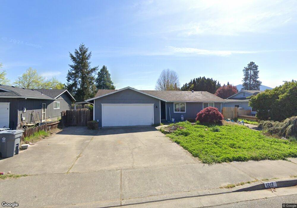 1217 SW Aberdeen Way, Grants Pass, OR 97526 - photo 1