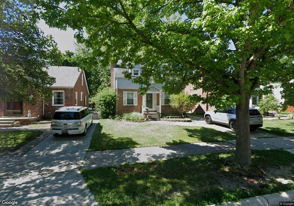 1627 Anita Ave, Grosse Pointe Woods, MI 48236 - photo 1