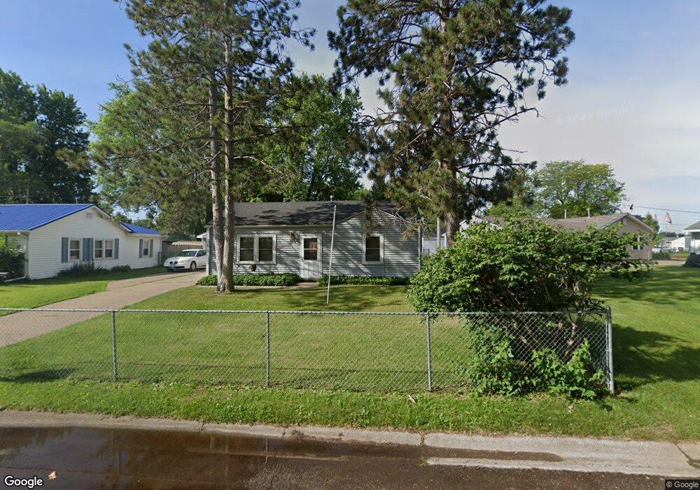 3015 W 68th St, Davenport, IA 52806 - photo 1